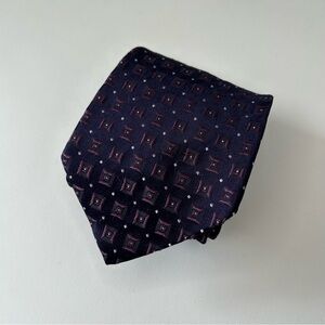 Hugo Boss 100% Silk Men’s Neck Tie Geometric Square Pattern Deep Purple & Plum
